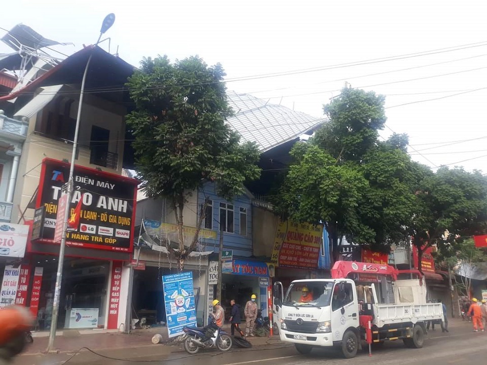 Điện lực Thuận Châu: Đã cấp điện trở lại cho gần 31.000 khách hàng bị ảnh hưởng giông lốc 